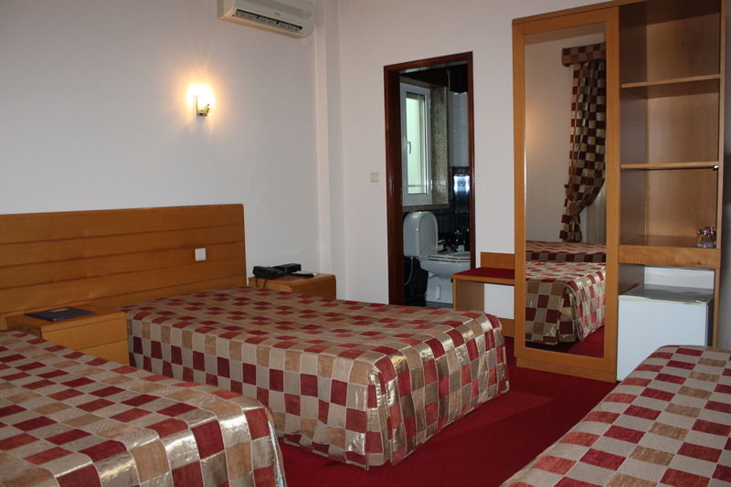 Hotel Quasar Pedroucos  Екстер'єр фото