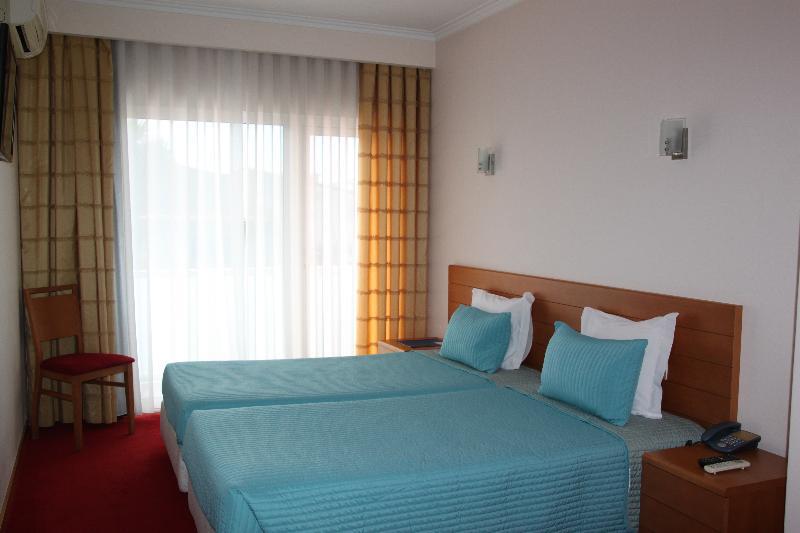 Hotel Quasar Pedroucos  Екстер'єр фото