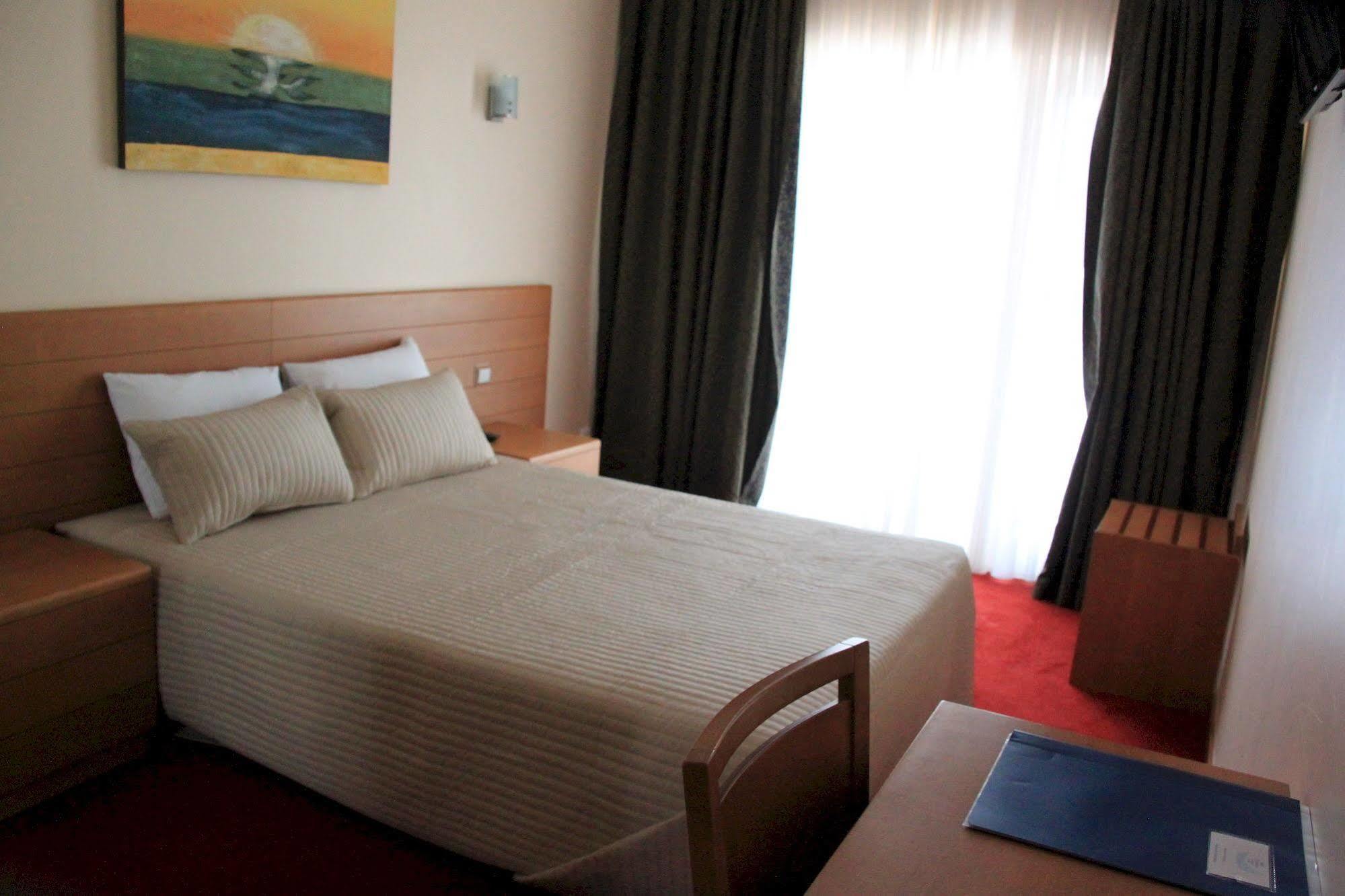 Hotel Quasar Pedroucos  Екстер'єр фото
