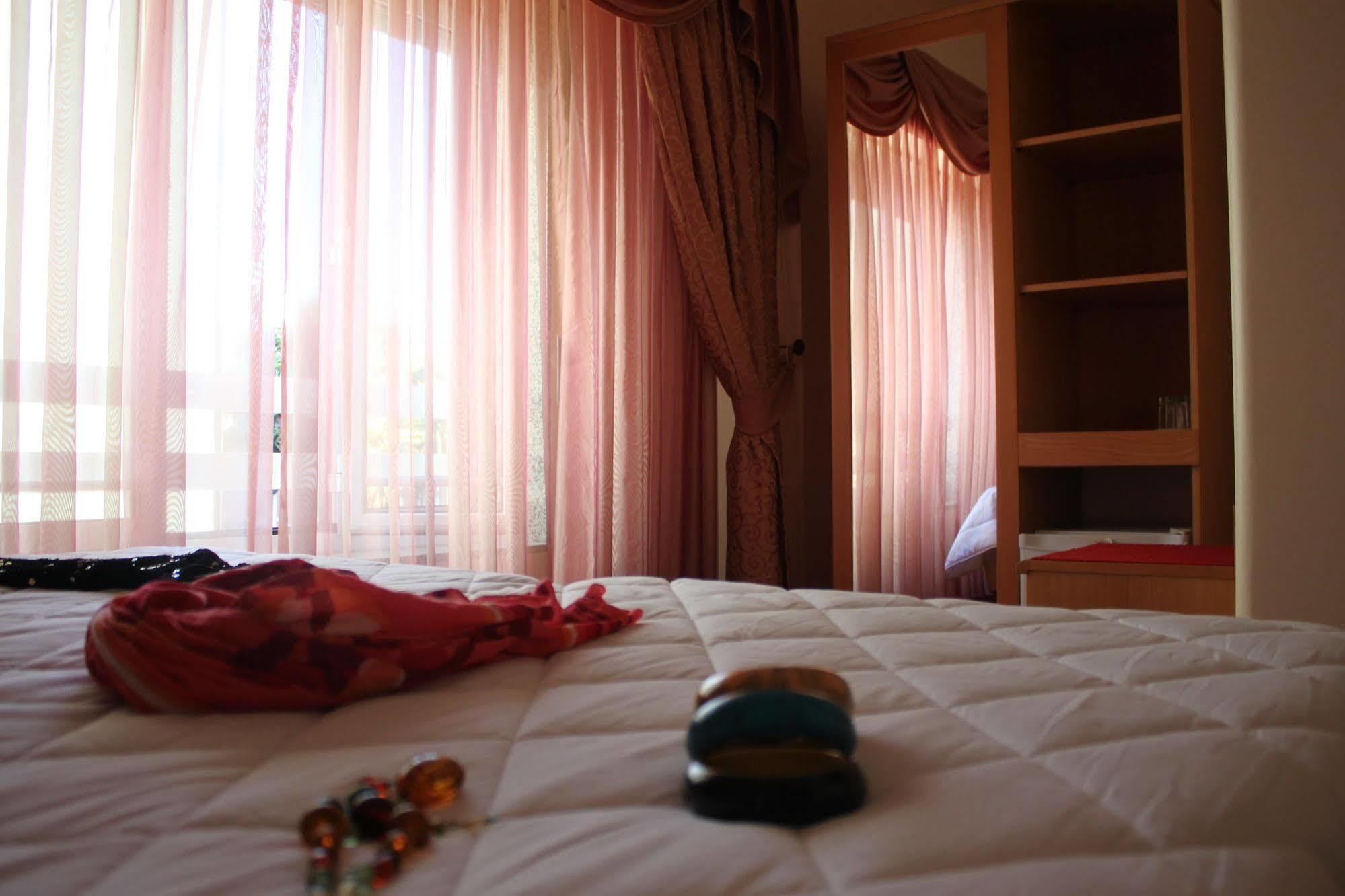 Hotel Quasar Pedroucos  Екстер'єр фото