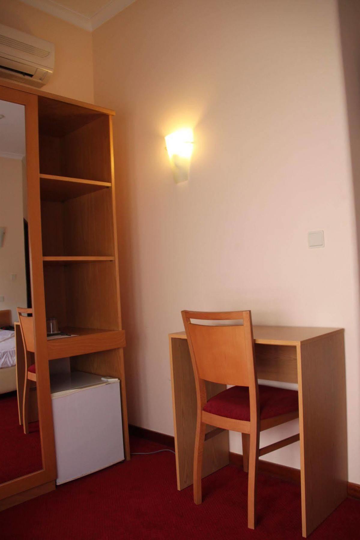 Hotel Quasar Pedroucos  Екстер'єр фото