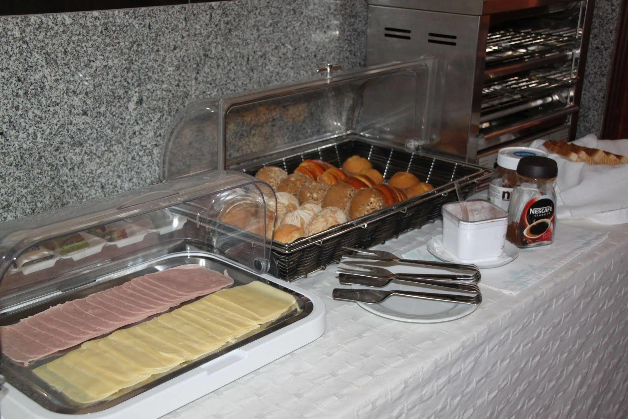 Hotel Quasar Pedroucos  Екстер'єр фото
